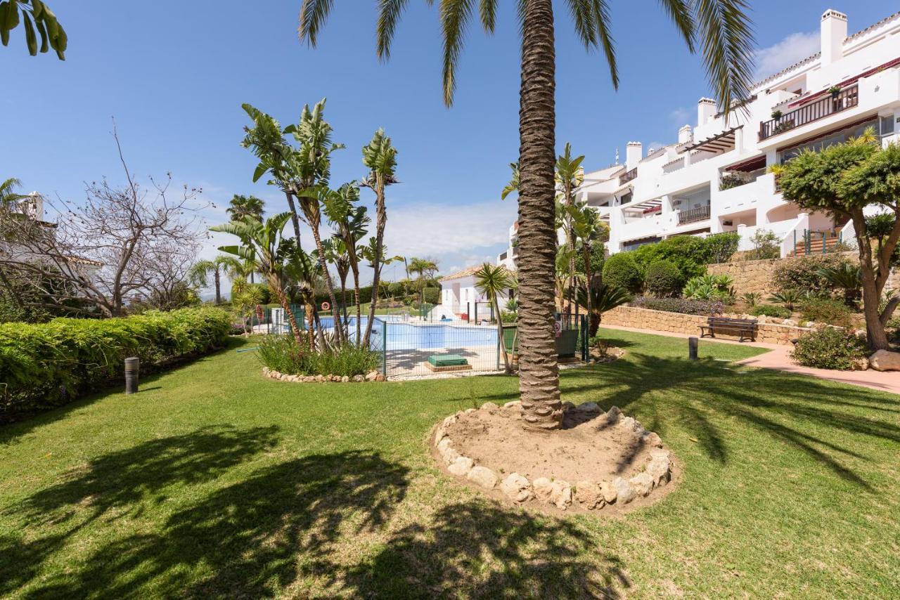 Incredible Apartment With Sea Views And Balcony Михас Екстериор снимка