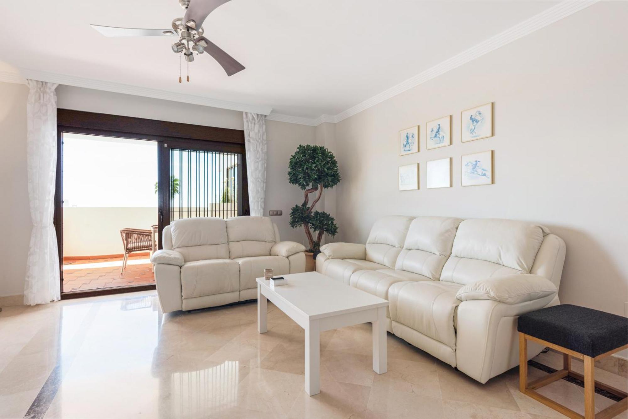 Incredible Apartment With Sea Views And Balcony Михас Екстериор снимка