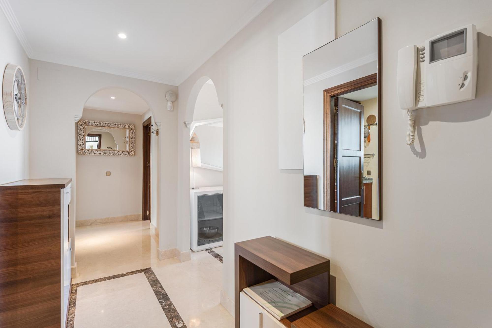 Incredible Apartment With Sea Views And Balcony Михас Екстериор снимка