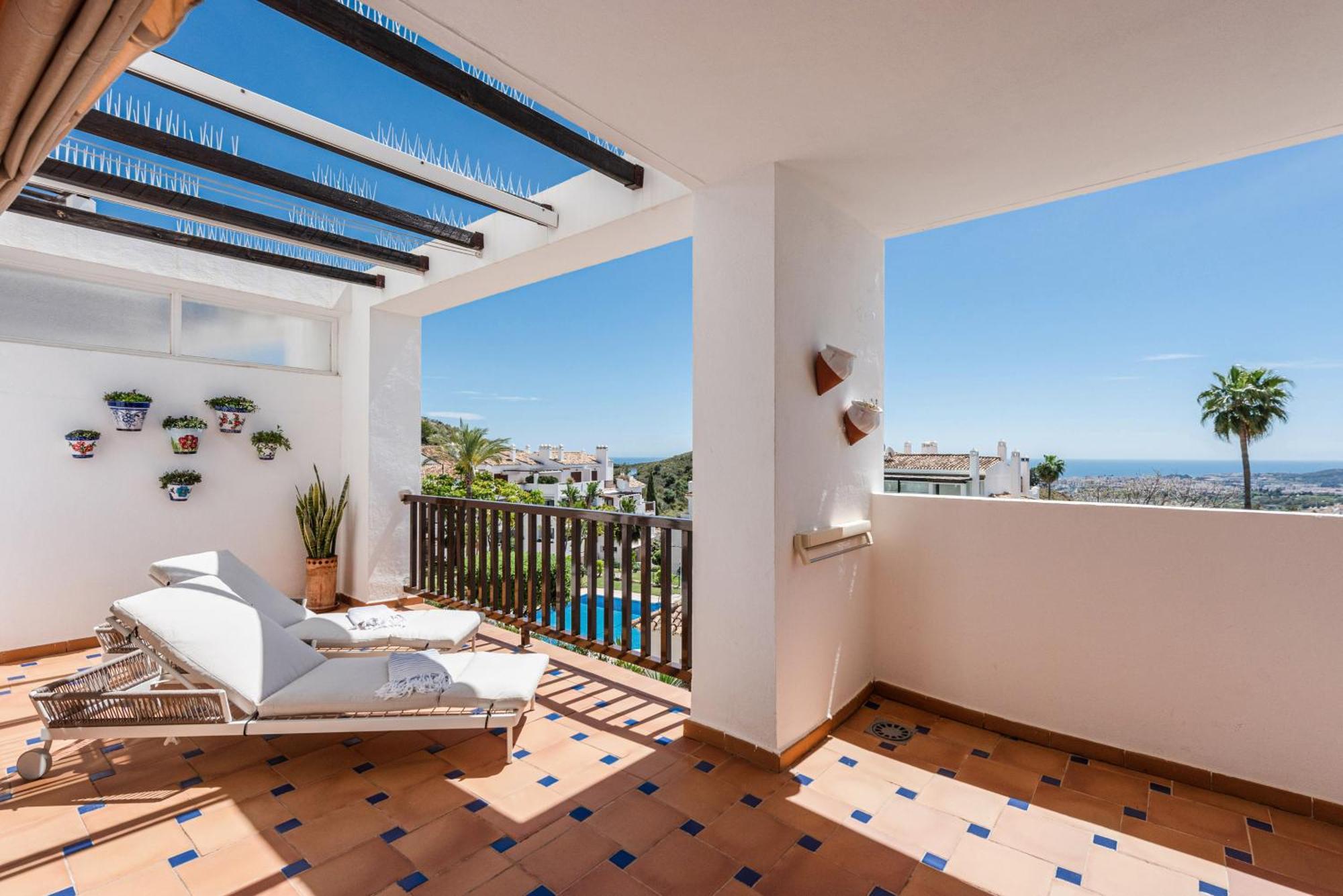 Incredible Apartment With Sea Views And Balcony Михас Екстериор снимка