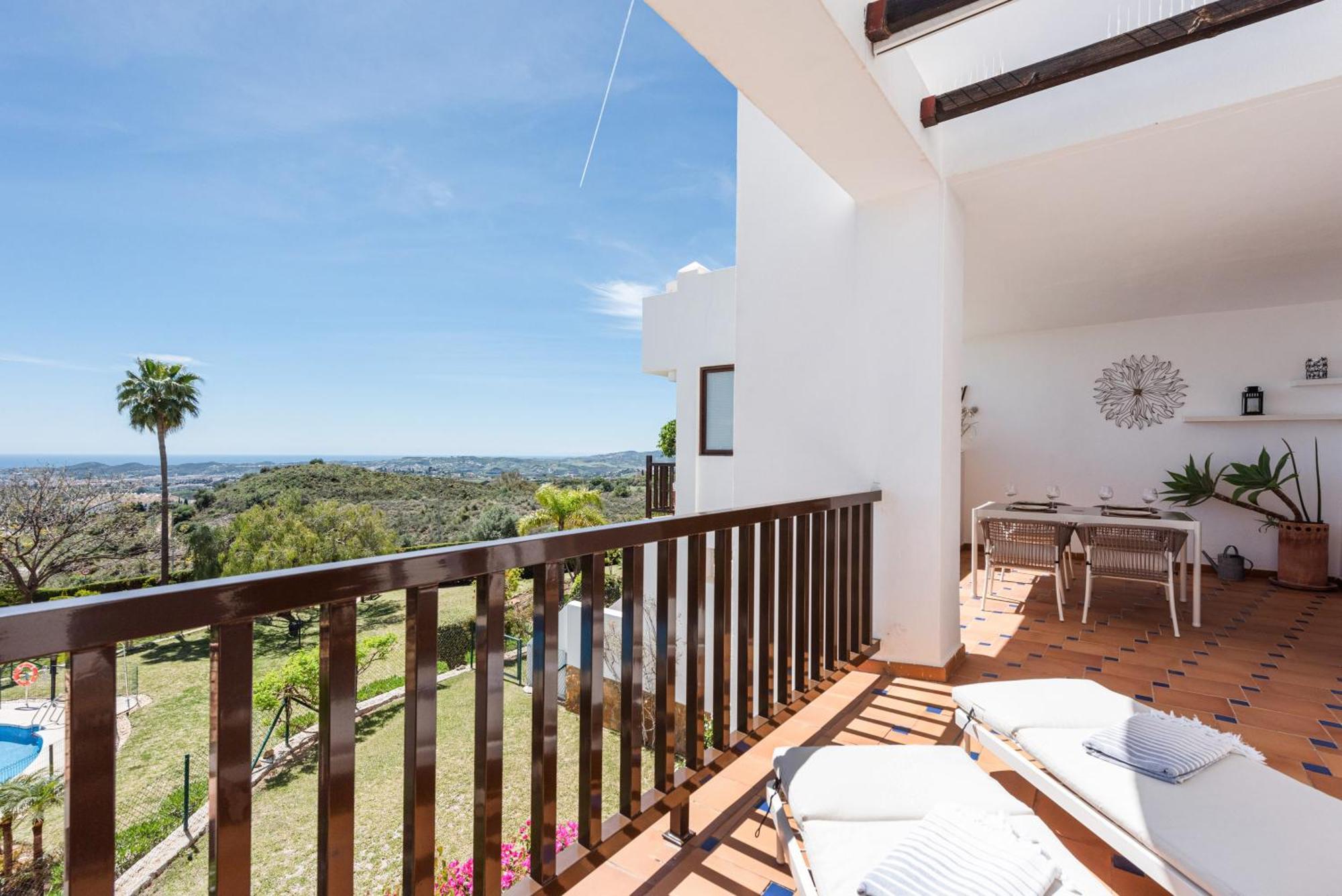 Incredible Apartment With Sea Views And Balcony Михас Екстериор снимка