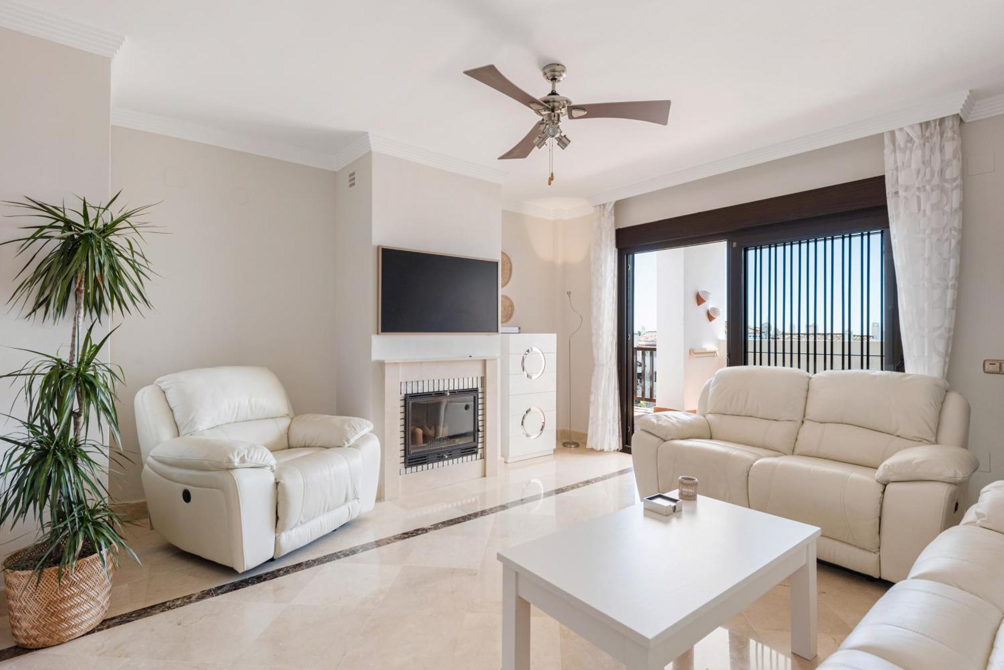 Incredible Apartment With Sea Views And Balcony Михас Екстериор снимка